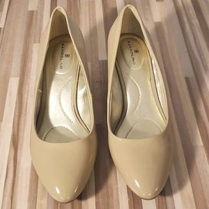 NWOT Bandolino Slip on Wedge Shoes size 6.5